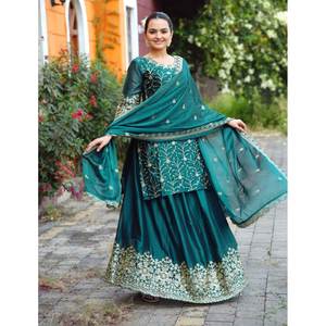 Traje de Rangoli bordado de diseñador con ropa regional de bordado de secuencia - Product Image 4