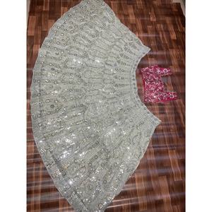 Vestidos de noche de diseño Hermoso bordado Trabajo Lehenga Choli - Product Image 3