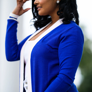 Cardigan long ZPHIB bleu roi et blanc, style Duster, avec poches, ouverture sur le devant, en laine/cachemire épaisse, idéal pour l'hiver, pour la sororité Zeta Phi Beta - Product Image 2