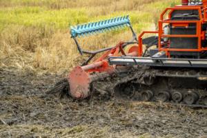 Meilleur vendeur HOGICO 80VN Tracteur chenillé 80 CV 2RM avec niveleuse frontale polyvalente, profilatrice et foreuse de ligne d'eau pour l'agriculture - Product Image 6