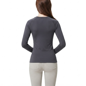 T-shirt de sport sans couture à manches longues pour femme, coupe ajustée, avec trou pour le pouce, idéal pour le yoga et le fitness - Product Image 4