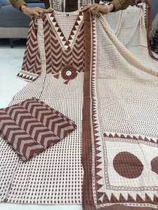Mejora tu guardarropa étnico con este elegante conjunto de kurti de diseñador, elaborado y comprado directamente del proveedor a precio de mayoreo. - Product Image 5