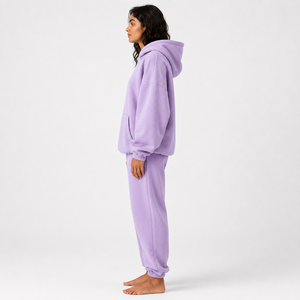 Survêtement oversize pour femme de haute qualité, doté d'un tissu durable, d'une forme décontractée et d'une sensation douce pour la mode streetwear moderne. - Product Image 3