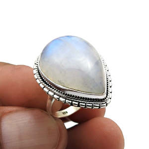 Anillo artesanal de piedra lunar arcoíris hecho a mano con plata de ley 925, joyería bohemia, regalo perfecto para niñas y niños - Product Image 3
