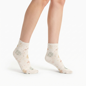 Chaussettes personnalisées en gros imprimées par sublimation, esthétiques, confortables pour femmes, pour usage quotidien et à la maison en été, OEM/ODM - Product Image 5