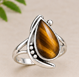 Anillo de Plata de Ley 925 con Ojo de Tigre |   Anillo de Piedra Preciosa de Ojo de Tigre en Forma de Lágrima Hecho a Mano |   Joyería llamativa en tono marrón dorado - Product Image 2
