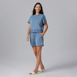 Women's Solid Color Fleece Shorts Mid <b>Waist</b> <b>Elastic</b> Drawstring Casual Loose Fit Breathable Knitted Fabric <b>With</b> Pockets - Product Image 2