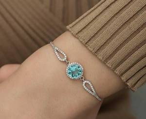 Bracelet en argent sterling 925 avec pierre d'aigue-marine, élégant bijou de poignet en pierre bleue, accessoire de mode raffiné pour femmes et pour tous les jours - Product Image 3