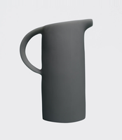 Carafe à eau en résine noire moderne, solide et durable, avec poignée, écologique, compatible lave-vaisselle et micro-ondes, pour la maison, les fêtes et le camping