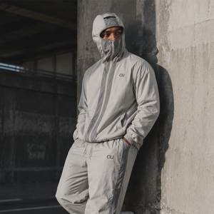 Ensemble tactique haut de gamme deux pièces : Balaclava à capuche coupe-vent en nylon Ripstop avec fermeture éclair et veste de course imperméable grande taille, vente en gros - Product Image 2