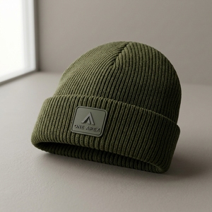Bonnet en tricot vert olive pour homme, bonnet d'hiver à revers, unisexe, streetwear, bonnet ajusté, logo personnalisé, vente en gros, accessoire de mode - Product Image 3