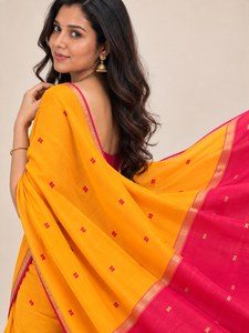 Sari en soie brodé jaune et rose LoomIndia avec bordure Zari, robe traditionnelle indienne pour femme, matériaux recyclés, longueur ras du sol - Product Image 5