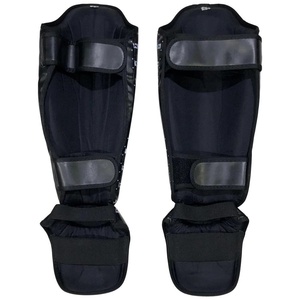 Protège-tibias Fairtex de qualité supérieure en cuir véritable, couleur et logo personnalisables, sangles réglables à scratch pour Muay Thai - Product Image 4