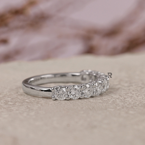 Anillo de media eternidad con 9 diamantes redondos cultivados en laboratorio, en oro de 14K o 18K - Anillo de eternidad curvo con racimo para mujer - Product Image 2
