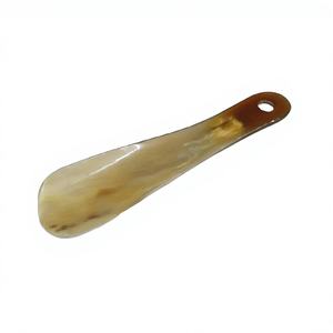 Cuerno de Buey Auténtico Tallado a Mano, Calzador Portátil Moderno de Calidad Exquisita, Técnica de Tallado Natural, Arte Coleccionable para Tacones - Product Image 5