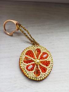 Elegante llavero hecho a mano con cuentas multicolor, accesorio para bolso al mejor precio - Product Image 5