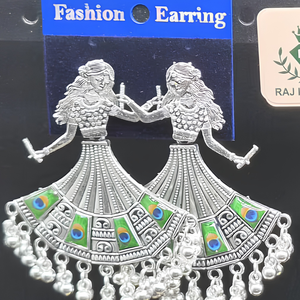 Boucles d'oreilles statement en argent oxydé indien, motif Radha Krishna Dandiya Garba Dancer, émail paon, bijoux Ghungroo, vente en gros - Product Image 1