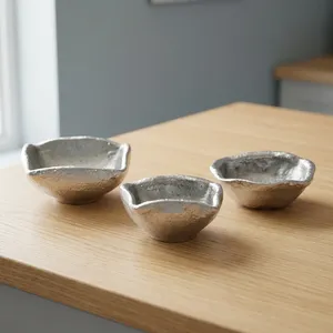 Bols en aluminium faits à la main, bols de service rustiques en métal, bols décoratifs pour table, décoration moderne pour la maison, cuisine et salle à manger - Product Image 5