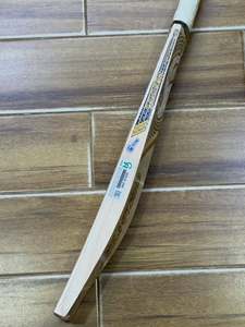 Bate de Críquet CA Sports Gold 20K Edición Fakhar Zaman, Madera de Sauce Inglesa, Duradero y Ligero, con Funda y Lámina Antideslizante de Agarre Adicional - Product Image 5