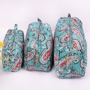 กระเป๋าเครื่องสำอางผ้าฝ้ายพิมพ์ลายบล็อกแบบซิป หรูหรา เป็นมิตรกับสิ่งแวดล้อม ขายส่ง สไตล์วินเทจ ใช้งานได้หลากหลาย เหมาะสำหรับการเดินทาง - Product Image 2