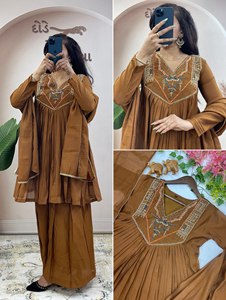 Conjunto de traje y borde de encaje de lujo TOP PALZZO DUPATTA PURE MUL CHANDERI con trabajo manual para mujer, moderno, de secado rápido, para todas las estaciones - Product Image 5