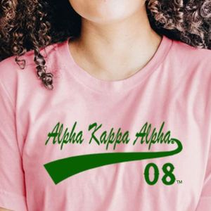 Camiseta de verano de ajuste holgado con estampado de hoja de hiedra 08 y letras griegas, de manga corta, informal, para mujer, ropa de hermandad, color rosa. - Product Image 5