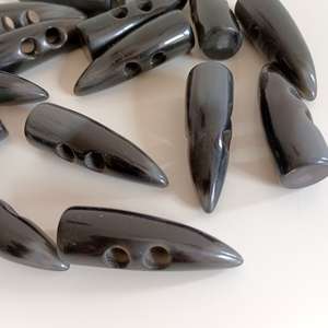 Botones de cuerno de búfalo natural pulidos a mano, de alta calidad, ecológicos, con logotipo personalizado - Product Image 6