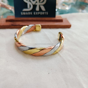 Brazaletes de cobre hechos a mano, brazalete Kada, brazalete Kada, pulsera para hombres y mujeres en latón tricolor y diseño de aleación - Product Image 2