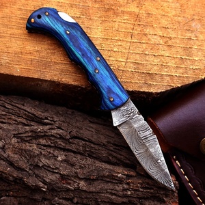 Couteau pliant artisanal en acier Damas de Pasha Enterprises, manche en Micarta bleu, étui en cuir, pointe tombante, vente en gros, couteaux Tracker - Product Image 2