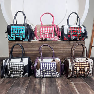 Bolso de Hombro Cruzado de Cuero Genuino con Diseño a Cuadros y Pelo de Vaca, Estilo Retro Vintage, para Mujer - Colección Expo Marzo 2026 - Product Image 4