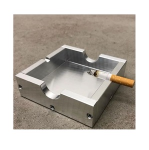 Cendrier en métal résistant au vent avec base lourde, construction durable et finition lisse pour une utilisation en extérieur et sur terrasse. - Product Image 4