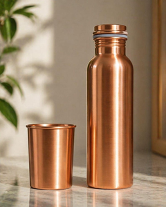 Fournisseur de bouteilles en cuivre indiennes, bouteilles en cuivre artisanales, bouteilles en cuivre de luxe, bouteilles en cuivre design, bouteilles d'eau pour le yoga - Product Image 4