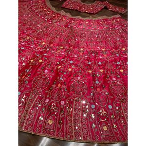 Lehenga Choli de créateur multi-fils, magnifique tenue de soirée pour vêtements indiens et pakistanais - Product Image 1
