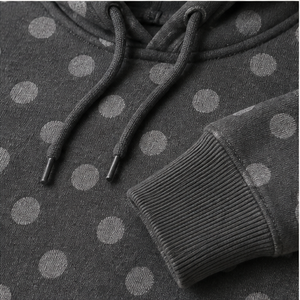 Sudadera con Capucha Personalizada para Mujer, Color Gris Carbón, Estilo Atlético Regular, con Puntos de Color en Tono Medio, Tejido Denso de Algodón y Poliéster - Product Image 5