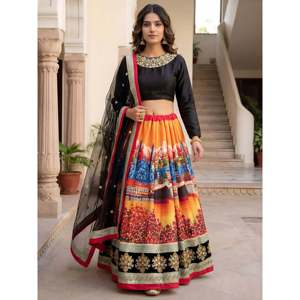 Ensemble de lehenga en soie à imprimé floral avec chemisier pour femmes - Product Image 5
