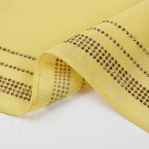 Pañuelo de gasa burbuja para mujer musulmana, chal pesado personalizado liso para damas, envolturas elegantes y suaves de calidad premium para moda modesta. - Product Image 6