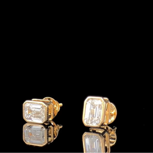 Pendientes de Diamante Cultivado en Laboratorio con Corte Esmeralda, Oro Sólido de 14K, Certificados - Product Image 3