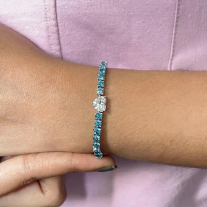 Pulsera de tenis chapada en oro con diamantes de moissanita talla corazón, regalo de lujo para compromiso, boda y aniversario para la futura novia - Product Image 3