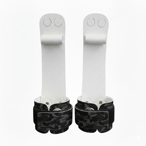 Poignées de gymnastique à 2 trous en cuir respirant de qualité supérieure pour une durabilité longue durée - Product Image 5