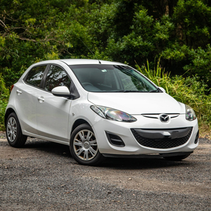 Vehículo Mazda 2 Usado en Buen Estado, Ahorrador de Combustible, Suspensión y Conducción Estable - Product Image 1
