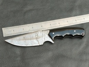 Couteau de chasse artisanal Edge Master, fabrication DIY, lame en acier Damas, manche en corne noire, étui en cuir (ODM) - Product Image 5