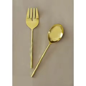 Ensemble de couverts contemporains en acier inoxydable (cuillère, fourchette, couteau) pour la restauration et l'hôtellerie - Product Image 2