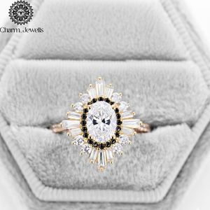 Bague de fiançailles pour femme en or massif 18 carats avec moissanite ronde, sertie de fleurs, style classique, par Charm Jewells - Product Image 5