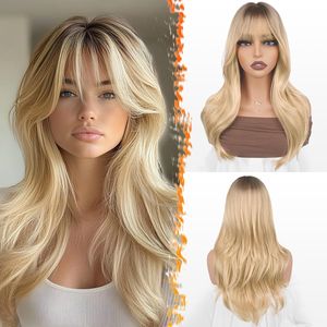Parrucca Ombre Bionda Stratificata da 20 Pollici con Frangia, Capelli Sintetici Morbidi e Ondulati per Donne, Aspetto Naturale con Radici Scure per Stile Ombre - Product Image 1