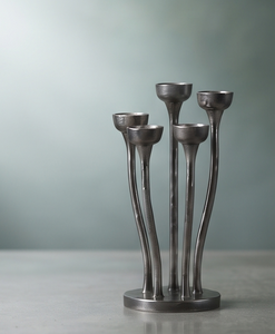 Candélabre de luxe à cinq bras en aluminium argenté, étanche, avec texture moulée, centre de table pour Noël et la Saint-Valentin, vente en gros - Product Image 3