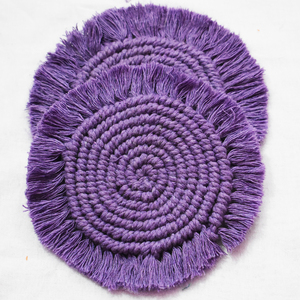 Posavasos de macramé artesanales de estilo moderno - juego de posavasos redondos de algodón tejido estilo boho con borlas para todo tipo de tazas y vasos - Product Image 4