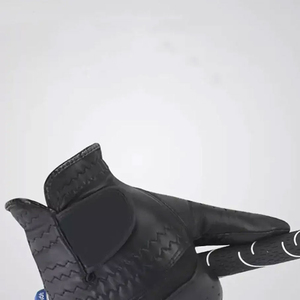 Gants de golf élégants de qualité supérieure, pour droitiers et gauchers, respirants, en tissu doux, avec logo et couleur personnalisés. - Product Image 4