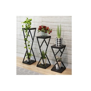 Ensemble de 3 supports de plantes de tailles différentes, design attrayant, couleur noire, support de plantes en fer pour accessoires de décoration de jardin - Product Image 1
