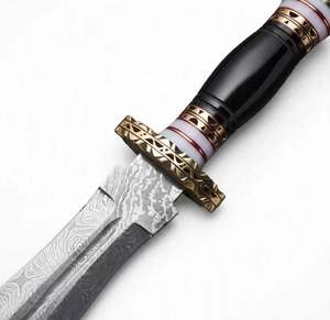 Herramienta Utilitaria de Campo para Exteriores de Acero de Damasco Hecha a Mano Personalizada con Guardacuchillas de Latón Apilado y Cuerno Negro - Product Image 3