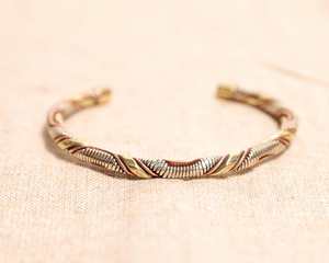 Pulsera trenzada hecha a mano, joyería artesanal que mejora la energía, brazalete energético hecho a mano - Product Image 4